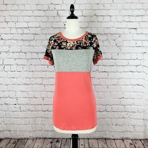 SO PERLA ~ Coral Floral Color Block Crewneck Tee